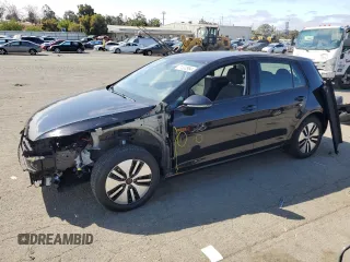 2017 Volkswagen Golf SE с VIN WVWKR7AU6HW954348, выставлен на аукционе Copart как лот 71830984 с пробегом 43 478 миль миль и Списание • Salvage title. История ставок и продаж доступна на DreamBid. Изображение 1.