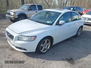 2008 Volvo S40 2.4L with VIN YV1MS390582402574, listed as a IAAI auction lot 42149535 with 298,103 mi miles. Bid and sale history available at carsss.com. Image 2.