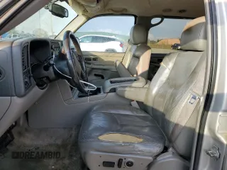 2004 Chevrolet Suburban LT with VIN 1GNEC16Z04J254873, listed as a Copart auction lot 82315924 with 385,089 mi miles and Salvage Title. Bid and sale history available at carsss.com. Image 7.