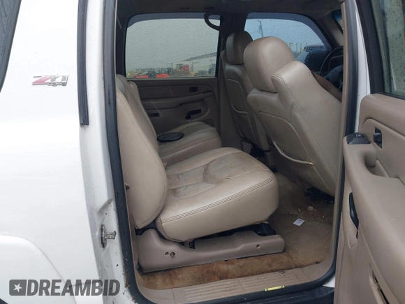 2005 Chevrolet Suburban Z71 with VIN 3GNFK16Z45G127697, listed as a IAAI auction lot 41971382 with 270,655 mi miles and . Bid and sale history available at DreamBid. Image 8.