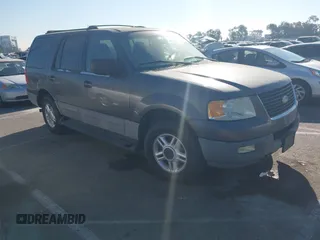 2003 Ford Expedition XLT Value with VIN 1FMPU16W43LA84570, listed as a IAAI auction lot 40937219 with 161,893 mi miles. Bid and sale history available at carsss.com. Image 1.