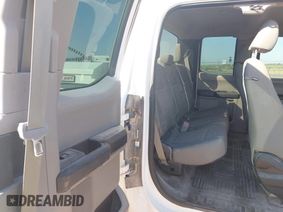 2017 Ford F-250 XLT with VIN 1FT7X2B67HEB92247, listed as a IAAI auction lot 42256813 with 137,486 mi miles and . Bid and sale history available at DreamBid. Image 8.