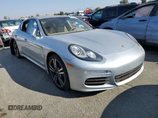 2015 Porsche Panamera 4 z VIN WP0AA2A71FL001349, wystawiony jako Copart lot #67675673 z przebiegiem 44 195 mil mil oraz . Historia ofert i sprzedaży dostępna na DreamBid. Obrazek 4.