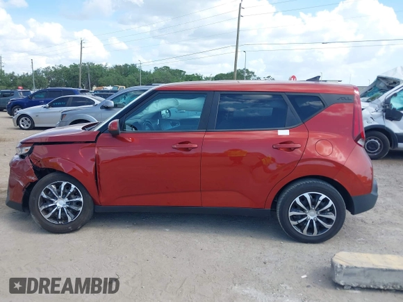 2020 Kia Soul LX with VIN KNDJ23AU7L7119368, listed as a IAAI auction lot 41957877 with 152,584 mi miles. Bid and sale history available at carsss.com. Image 14.