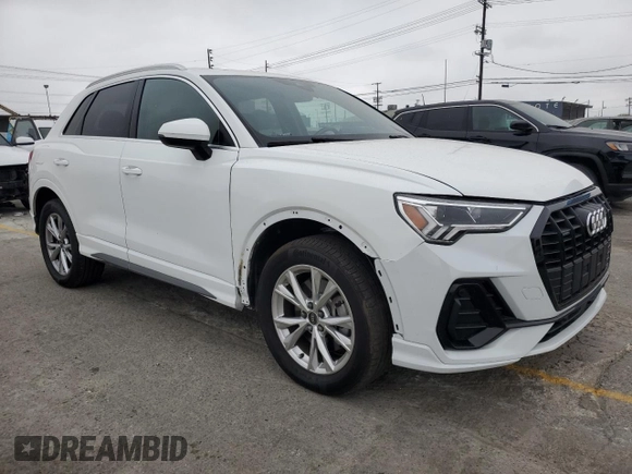 2023 Audi Q3 S line Premium z VIN WA1DECF35P1042412, wystawiony jako Copart lot #56013225 z przebiegiem 37 715 mil mil oraz Szkoda całkowita • Salvage title. Historia ofert i sprzedaży dostępna na DreamBid. Obrazek 4.