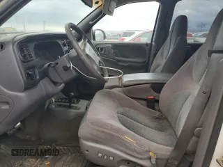 2000 Dodge Durango with VIN 1B4HS28Z1YF168392, listed as a Copart auction lot 89223475 with 299,799 mi miles and Salvage Title. Bid and sale history available at DreamBid. Image 7.