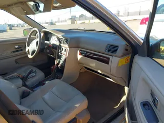 2000 Volvo S70 z VIN YV1LS56D1Y2669368, wystawiony jako IAAI lot #41513736 z przebiegiem 259 844 mil mil oraz . Historia ofert i sprzedaży dostępna na DreamBid. Obrazek 5.