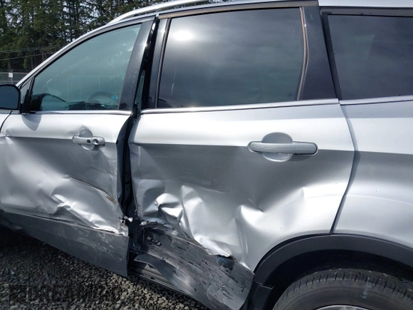 2017 Ford Escape Titanium with VIN 1FMCU9J97HUE98023, listed as a IAAI auction lot 41745843 with 24,857 mi miles. Bid and sale history available at carsss.com. Image 6.