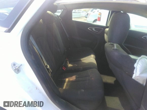 2015 Chrysler 200 Limited with VIN 1C3CCCAB3FN720785, listed as a IAAI auction lot 39093026 with 64,504 mi miles. Bid and sale history available at carsss.com. Image 8.