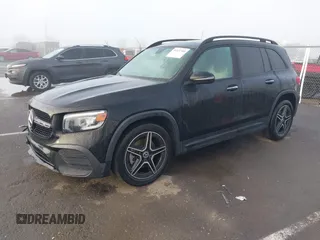 2021 Mercedes-Benz GLB 250 z VIN W1N4M4GB3MW107480, wystawiony jako IAAI lot #41827300 z przebiegiem 45 967 mil mil oraz . Historia ofert i sprzedaży dostępna na DreamBid. Obrazek 2.