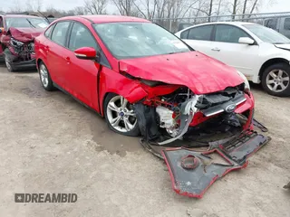 2013 Ford Focus SE with VIN 1FADP3F27DL261790, listed as a IAAI auction lot 42032822 with 80,585 mi miles. Bid and sale history available at carsss.com. Image 1.