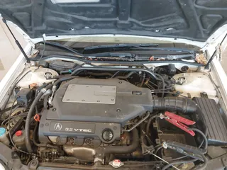 2000 Acura TL with VIN 19UUA566XYA043713, listed as a IAAI auction lot 41582073 with 185,442 mi miles. Bid and sale history available at carsss.com. Image 10.