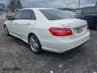 2010 Mercedes-Benz E-Class E 350 Luxury with VIN WDDHF8HB3AA073774, listed as a IAAI auction lot 41738885 with 205,553 mi miles. Bid and sale history available at carsss.com. Image 3.