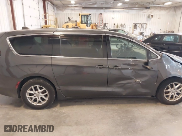 2017 Chrysler Pacifica Touring with VIN 2C4RC1DGXHR502480, listed as a IAAI auction lot 41888752 with 134,923 mi miles and . Bid and sale history available at DreamBid. Image 13.