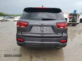 2019 Kia Sorento LX z VIN 5XYPG4A34KG534173, wystawiony jako Copart lot #57404535 z przebiegiem 112 688 mil mil oraz Szkoda całkowita • Salvage title. Historia ofert i sprzedaży dostępna na DreamBid. Obrazek 6.