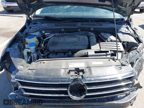2015 Volkswagen Jetta SE with VIN 3VWD17AJ6FM406091, listed as a IAAI auction lot 42539626 with 82,005 mi miles and . Bid and sale history available at DreamBid. Image 10.
