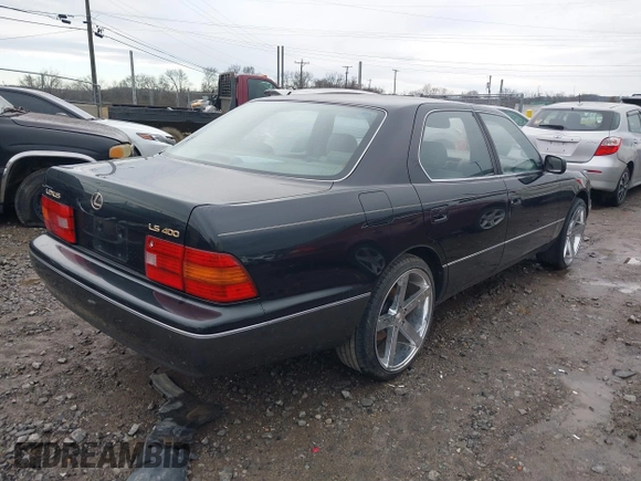1996 Lexus LS 400 z VIN JT8BH22F3T0063272, wystawiony jako IAAI lot #41466981 z przebiegiem 182 291 mil mil oraz . Historia ofert i sprzedaży dostępna na DreamBid. Obrazek 4.