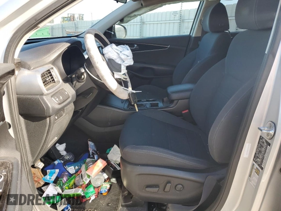 2019 Kia Sorento LX z VIN 5XYPG4A50KG463698, wystawiony jako Copart lot #50088435 z przebiegiem 68 787 mil mil oraz Szkoda całkowita • Salvage title. Historia ofert i sprzedaży dostępna na DreamBid. Obrazek 7.