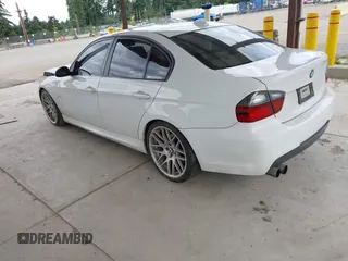 2007 BMW 3 Series 328i с VIN WBAVC53527FZ76805, выставлен на аукционе IAAI как лот 42543532 с пробегом 160 803 миль миль и . История ставок и продаж доступна на DreamBid. Изображение 3.