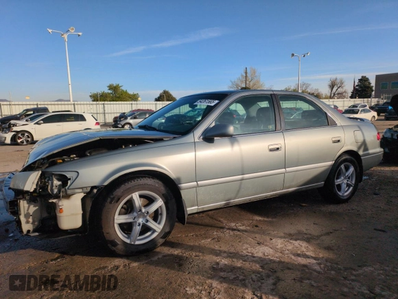 2001 Toyota Camry LE z VIN JT2BF22K810291438, wystawiony jako Copart lot #54261565 z przebiegiem 174 101 mil mil oraz Szkoda całkowita • Salvage title. Historia ofert i sprzedaży dostępna na DreamBid. Obrazek 1.