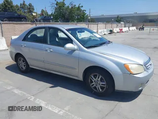 2004 Kia Spectra LX z VIN KNAFE122145036611, wystawiony jako IAAI lot #42490340 z przebiegiem 219 316 mil mil oraz . Historia ofert i sprzedaży dostępna na DreamBid. Obrazek 1.