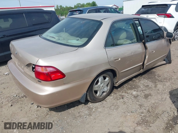 2000 Honda Accord EX with VIN 1HGCG1651YA025062, listed as a IAAI auction lot 42123069 with 221,614 mi miles and . Bid and sale history available at DreamBid. Image 4.