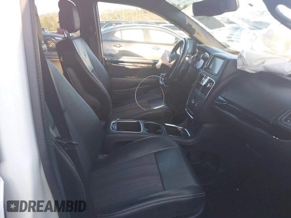 2015 Chrysler Town & Country S with VIN 2C4RC1HG7FR742447, listed as a IAAI auction lot 41814403 with 171,766 mi miles. Bid and sale history available at carsss.com. Image 5.