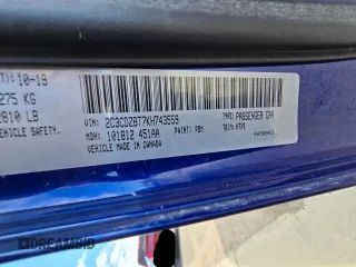 2019 Dodge Challenger R/T z VIN 2C3CDZBT7KH743559, wystawiony jako Copart lot #57719175 z przebiegiem 48 434 mil mil oraz Szkoda całkowita • Salvage title. Historia ofert i sprzedaży dostępna na DreamBid. Obrazek 10.