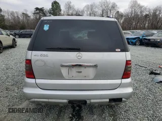2005 Mercedes-Benz M 500 z VIN 4JGAB75E35A532559, wystawiony jako Copart lot #85321484 z przebiegiem 305 999 mil mil oraz Szkoda całkowita • Salvage title. Historia ofert i sprzedaży dostępna na DreamBid. Obrazek 6.