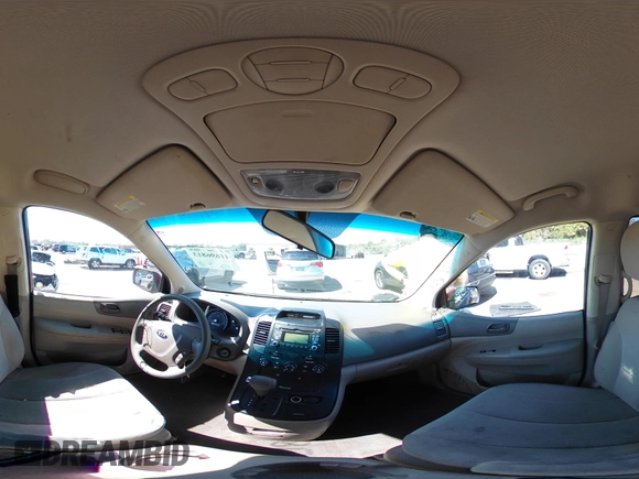 2009 Kia Sedona LX with VIN KNDMB233296307113, listed as a IAAI auction lot 41696813 with 121,722 mi miles. Bid and sale history available at carsss.com. Image 18.