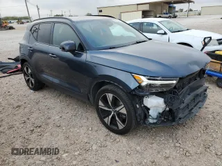 2022 Volvo XC40 Twin Plus z VIN YV4ED3UR0N2691608, wystawiony jako Copart lot #79759674 z przebiegiem 17 633 mil mil oraz Szkoda całkowita • Salvage title. Historia ofert i sprzedaży dostępna na DreamBid. Obrazek 4.