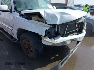 2003 GMC Yukon SLT with VIN 1GKEK13V23J300767, listed as a IAAI auction lot 41691632 with 251,849 mi miles. Bid and sale history available at carsss.com. Image 6.