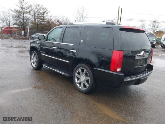 2009 Cadillac Escalade Hybrid with VIN 1GYFK43549R131485, listed as a IAAI auction lot 41514615 with 177,174 mi miles. Bid and sale history available at carsss.com. Image 3.