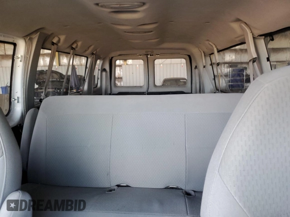 2008 Ford Econoline Passenger XL z VIN 1FBSS31L98DB42627, wystawiony jako Copart lot #63192154 z przebiegiem 111 494 mil mil oraz Szkoda całkowita • Salvage title. Historia ofert i sprzedaży dostępna na DreamBid. Obrazek 10.