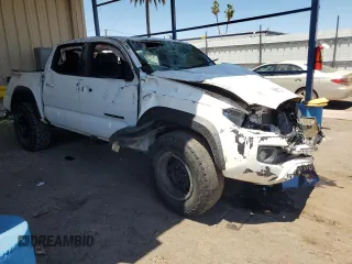 2020 Toyota Tacoma SR5 z VIN 3TMCZ5AN6LM310360, wystawiony jako Copart lot #55726645 z przebiegiem 106 262 mil mil oraz Szkoda całkowita • Salvage title. Historia ofert i sprzedaży dostępna na DreamBid. Obrazek 4.