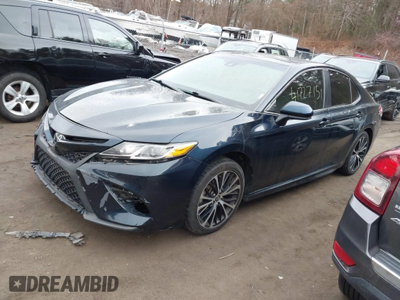 2020 Toyota Camry SE with VIN 4T1G11AK6LU983759, listed as a IAAI auction lot 41727151 with 73,331 mi miles. Bid and sale history available at carsss.com. Image 2.