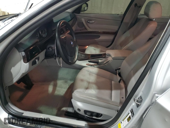 2011 BMW 3 Series 328i xDrive with VIN WBAPK7C59BF084826, listed as a Copart auction lot 86481334 with 152,216 mi miles and Salvage title. Bid and sale history available at DreamBid. Image 7.