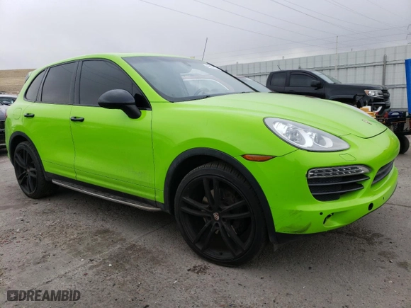 2014 Porsche Cayenne with VIN WP1AA2A22ELA95548, listed as a Copart auction lot 46690155 with 0 mi miles and Salvage Title. Bid and sale history available at carsss.com. Image 4.
