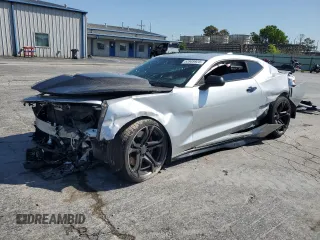 2018 Chevrolet Camaro 1SS z VIN 1G1FE1R76J0154398, wystawiony jako Copart lot #53989925 z przebiegiem 96 240 mil mil oraz Szkoda całkowita • Salvage title. Historia ofert i sprzedaży dostępna na DreamBid. Obrazek 1.