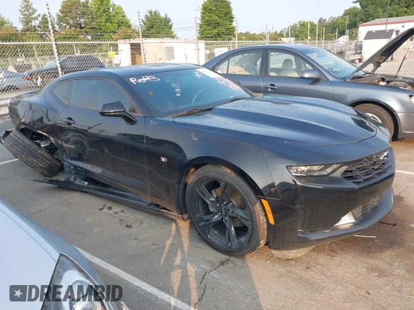 2020 Chevrolet Camaro 1LT z VIN 1G1FB1RS6L0103886, wystawiony jako IAAI lot #42402884 z przebiegiem 61 304 mil mil oraz . Historia ofert i sprzedaży dostępna na DreamBid. Obrazek 13.