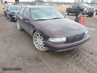 1995 Chevrolet Caprice Classic with VIN 1G1BL52P8SR170010, listed as a IAAI auction lot 41733104 with 116,742 mi miles. Bid and sale history available at carsss.com. Image 1.