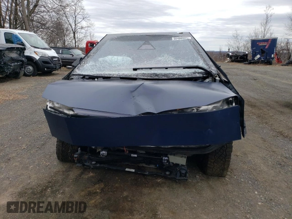 2024 Tesla Cybertruck Cyberbeast z VIN 7G2CEHEE3RA013268, wystawiony jako Copart lot #58946395 z przebiegiem 4869 mil mil oraz Szkody całkowita. Historia ofert i sprzedaży dostępna na DreamBid. Obrazek 5.