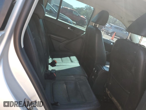 2012 Volkswagen Tiguan SEL with VIN WVGAV7AX4CW606067, listed as a Copart auction lot 55853675 with 185,118 mi miles and Clean Title. Bid and sale history available at DreamBid. Image 10.