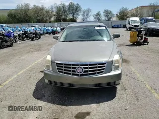 2011 Cadillac DTS Premium Collection z VIN 1G6KH5E65BU119804, wystawiony jako Copart lot #54264775 z przebiegiem 138 454 mil mil oraz Szkoda całkowita • Salvage title. Historia ofert i sprzedaży dostępna na DreamBid. Obrazek 13.