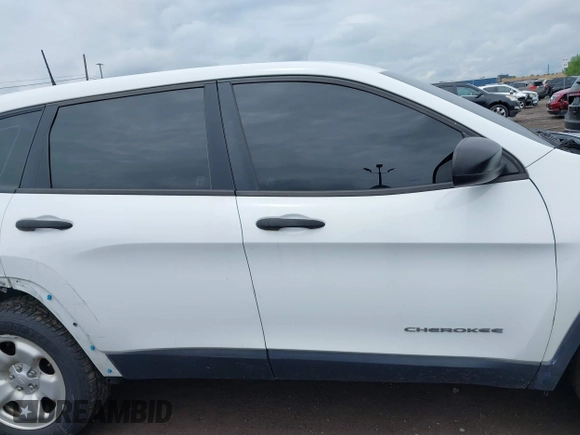 2017 Jeep Cherokee Sport z VIN 1C4PJLAB9HW503337, wystawiony jako IAAI lot #42379362 z przebiegiem 92 592 mil mil oraz . Historia ofert i sprzedaży dostępna na DreamBid. Obrazek 13.