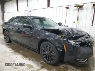 2016 Chrysler 300 Limited with VIN 2C3CCARG4GH208371, listed as a Copart auction lot 52673765 with 159,226 mi miles and Salvage Title. Bid and sale history available at DreamBid. Image 4.