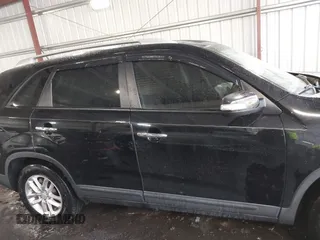 2014 Kia Sorento LX with VIN 5XYKT4A73EG471273, listed as a IAAI auction lot 41838577 with 102,760 mi miles and . Bid and sale history available at carsss.com. Image 14.