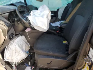 2019 Ford Transit Connect XLT z VIN NM0GE9F2XK1401045, wystawiony jako Copart lot #61642585 z przebiegiem Nie podano mil oraz Szkoda całkowita • Salvage title. Historia ofert i sprzedaży dostępna na DreamBid. Obrazek 7.