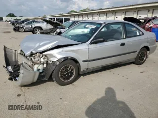 1996 Honda Civic DX z VIN 1HGEJ6128TL067066, wystawiony jako Copart lot #55346825 z przebiegiem 269 587 mil mil oraz Szkoda całkowita • Salvage title. Historia ofert i sprzedaży dostępna na DreamBid. Obrazek 1.