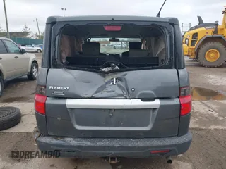 2011 Honda Element LX with VIN 5J6YH1H30BL001287, listed as a IAAI auction lot 42000725 with 207,016 mi miles and . Bid and sale history available at DreamBid. Image 17.